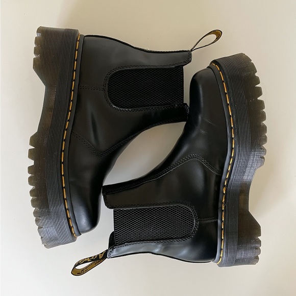 SOLD Doc Martens platform Chelsea boot - 2976 Quad in polished smooth leather - Picture 2 of 6